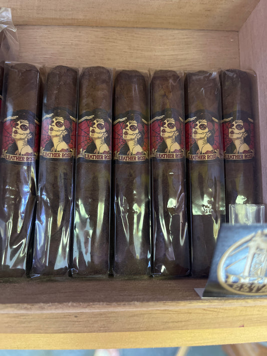 Cigar- Leather Rose Petite Corona