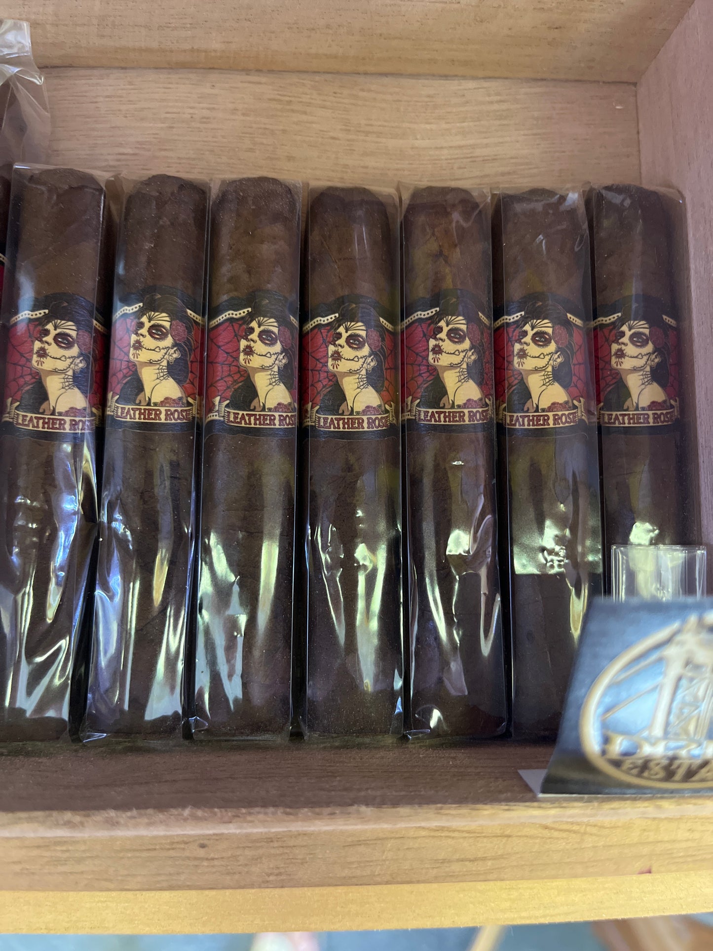 Cigar- Leather Rose Petite Corona